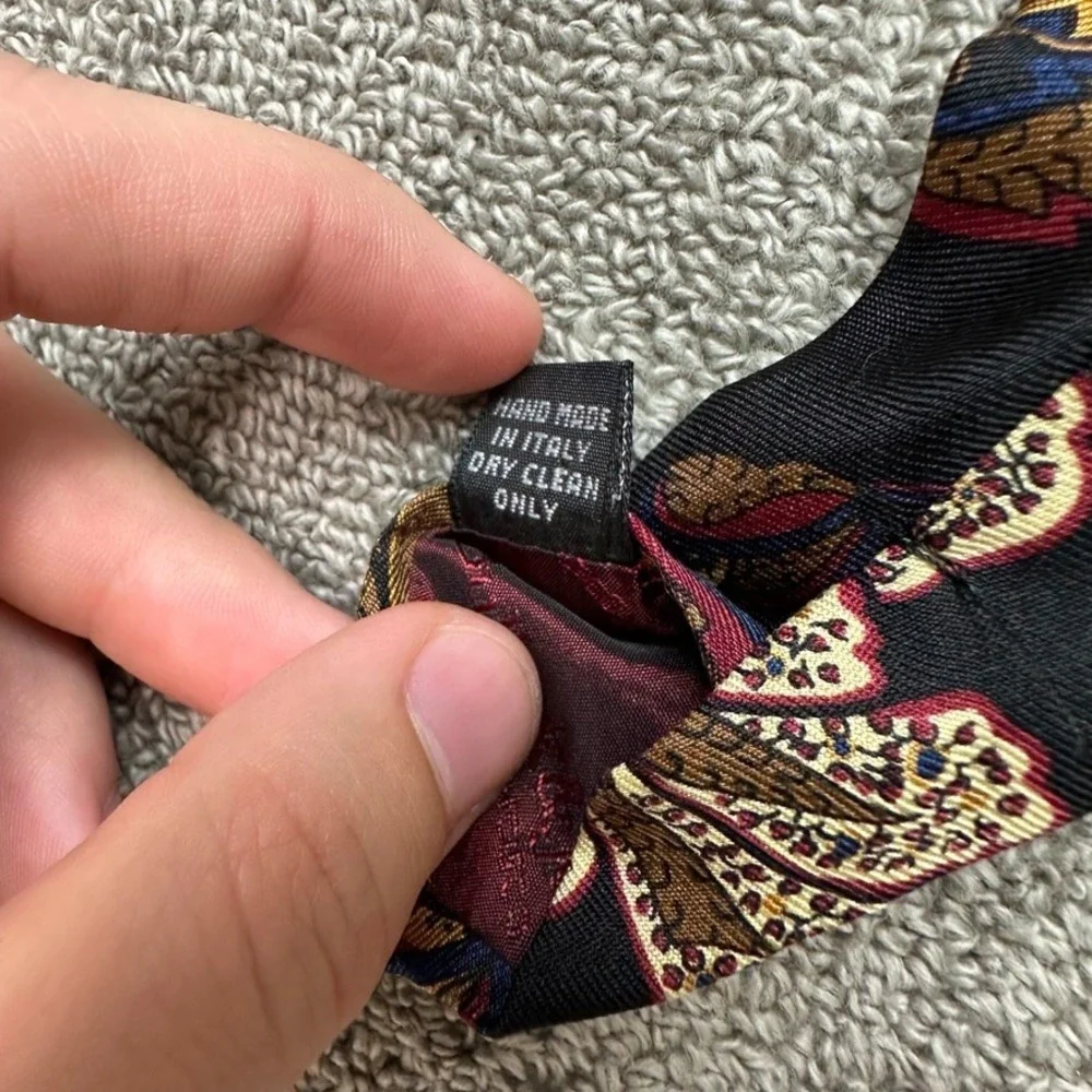 Bullock & Jones Mens Silk Tie Black Paisley Floral Hand Made in Italy 58 Inch